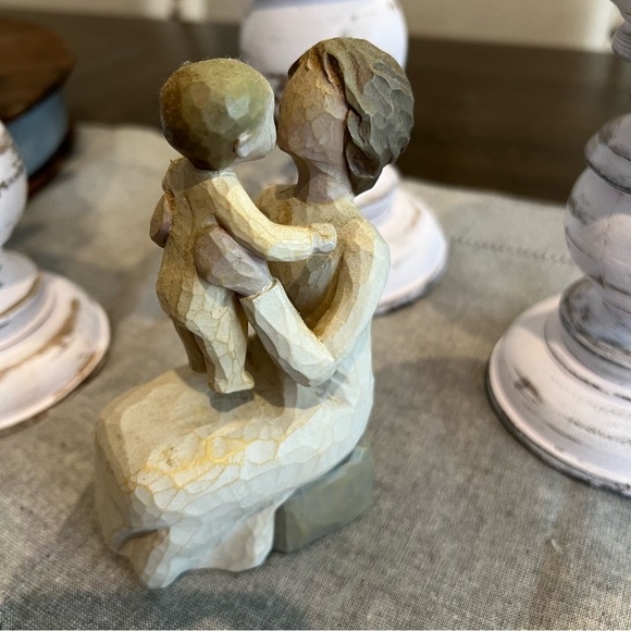 Willow Tree Grandmother  Figurine - Cream and Brown - Picture 2 of 4